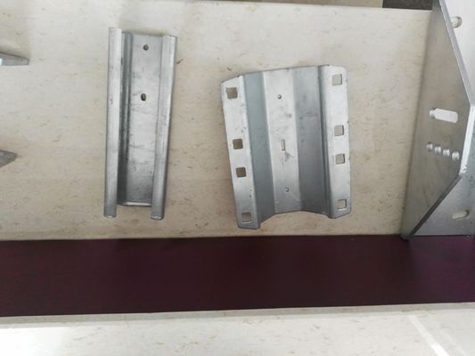 Sheet Metal Fabrication Stamping Metal Parts Angle Bracket For Auto Industry