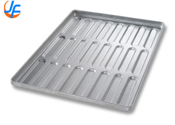 RK Bakeware China Foodservice 42465 Commercial  32 Mold Glazed Aluminized Steel Clustered Hot Dog Bun Pan