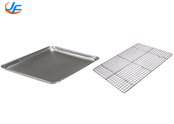 RK Bakeware China-Half Size 16 Gauge Wire in Rim Aluminum Baking Tray with Footed Cooling Rack